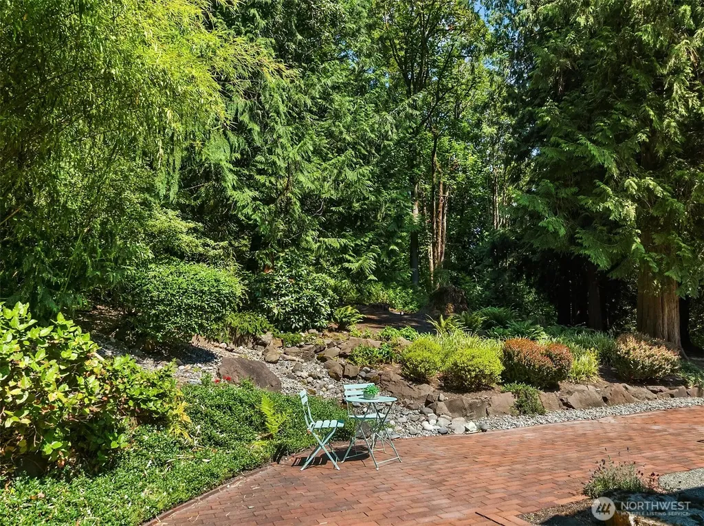13016 207th Avenue SE Issaquah WA 98027