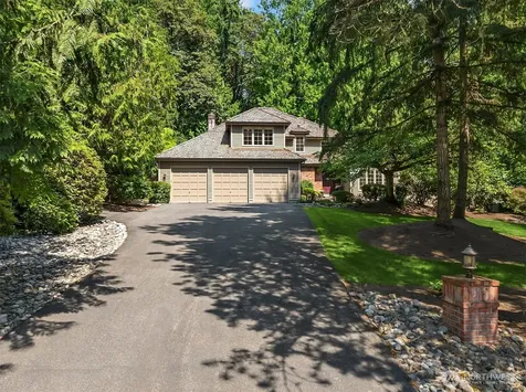 13016 207th Avenue SE Issaquah WA 98027