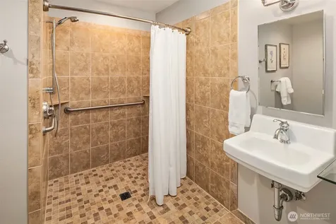 13016 207th Avenue SE Issaquah WA 98027