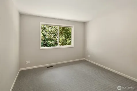 13016 207th Avenue SE Issaquah WA 98027