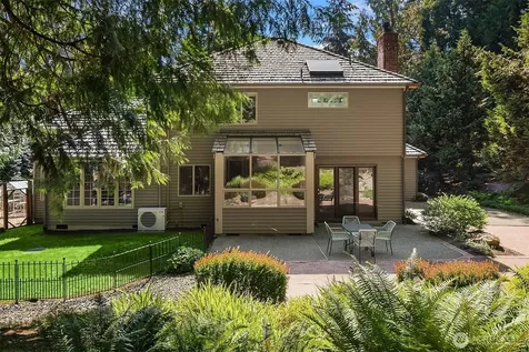 13016 207th Avenue SE Issaquah WA 98027