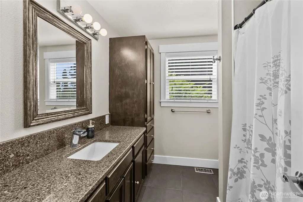 7815 W. Tapps Hwy E Bonney Lake WA 98391