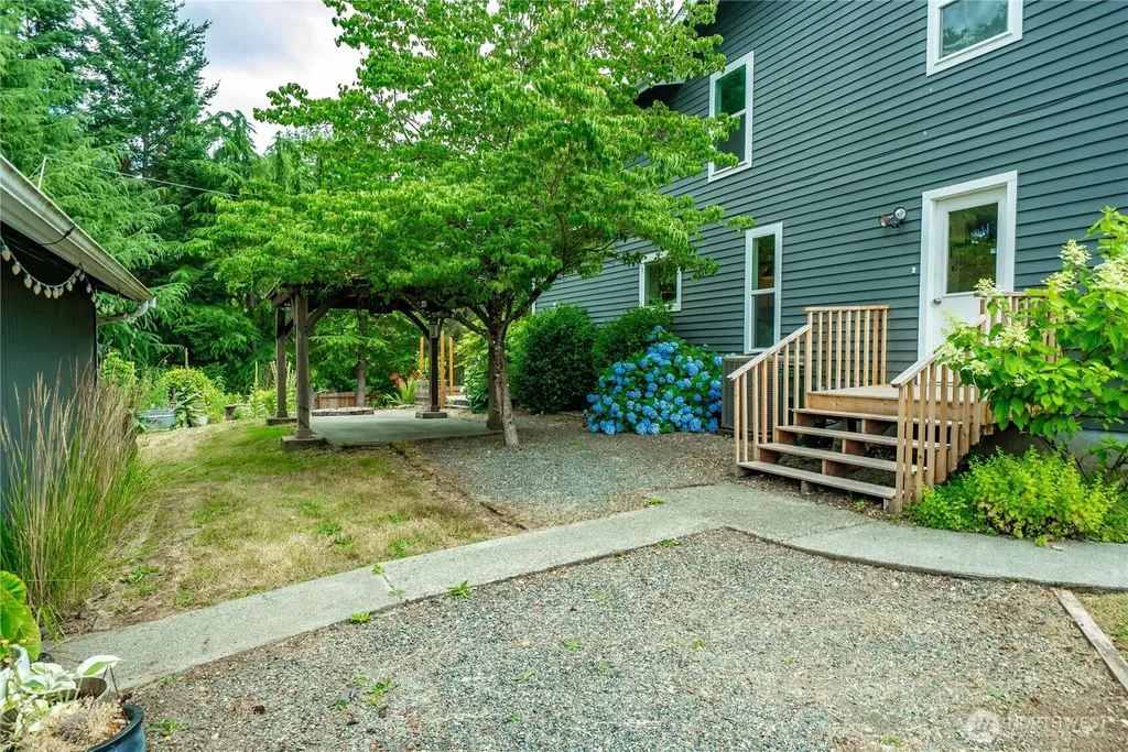 7815 W. Tapps Hwy E Bonney Lake WA 98391