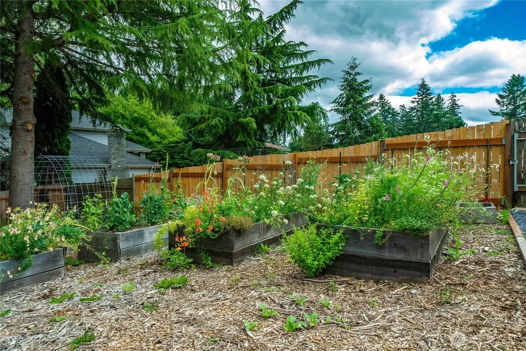 7815 W. Tapps Hwy E Bonney Lake WA 98391