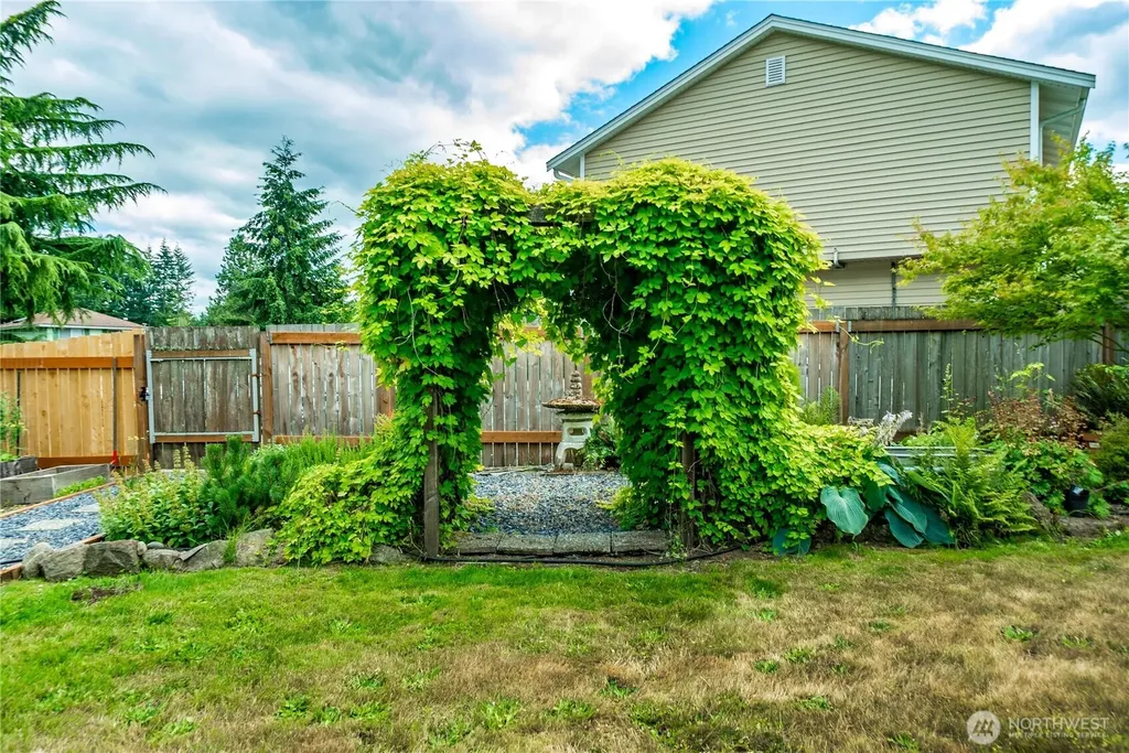 7815 W. Tapps Hwy E Bonney Lake WA 98391