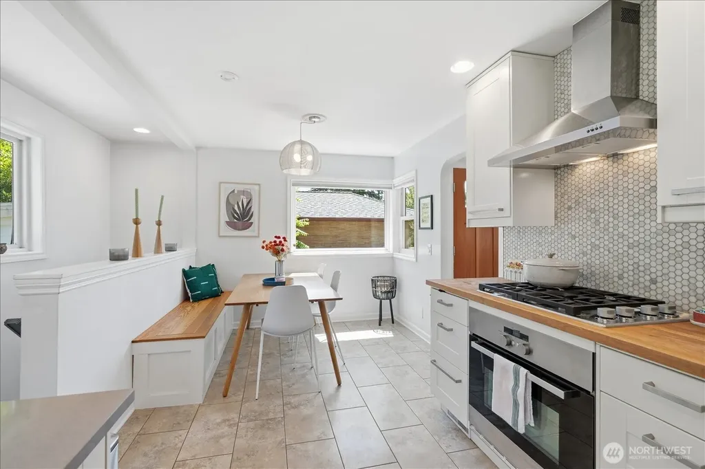 10038 13th Avenue NW Seattle WA 98177