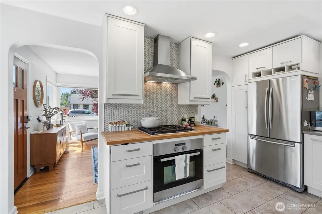 10038 13th Avenue NW Seattle WA 98177