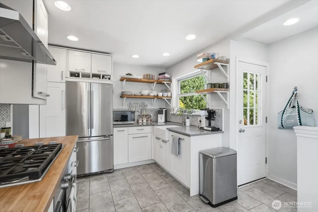 10038 13th Avenue NW Seattle WA 98177
