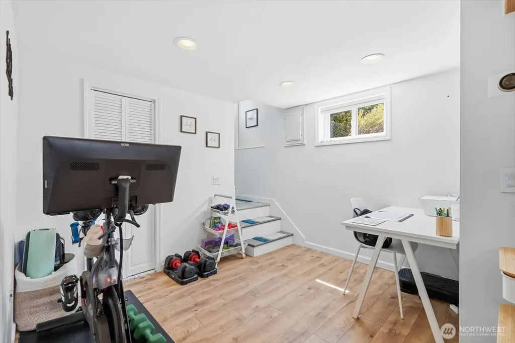 10038 13th Avenue NW Seattle WA 98177