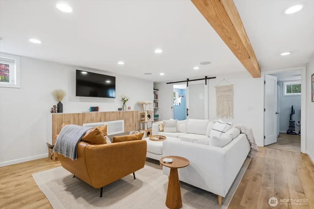 10038 13th Avenue NW Seattle WA 98177