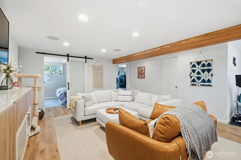 10038 13th Avenue NW Seattle WA 98177