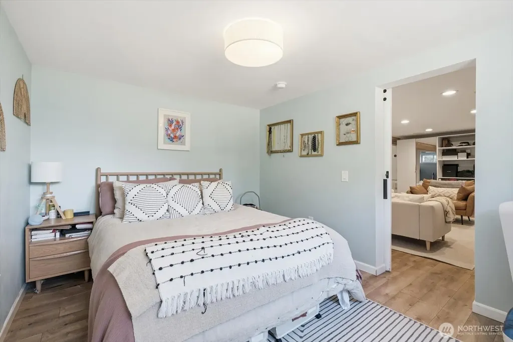 10038 13th Avenue NW Seattle WA 98177