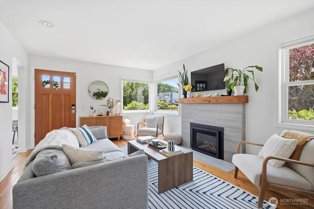 10038 13th Avenue NW Seattle WA 98177