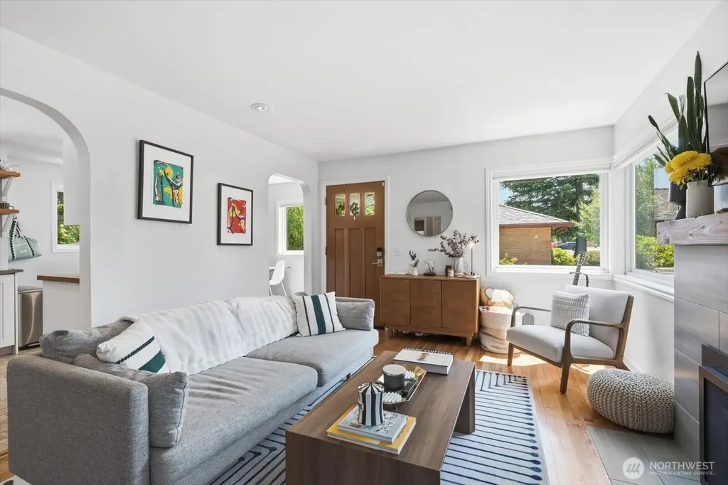 10038 13th Avenue NW Seattle WA 98177