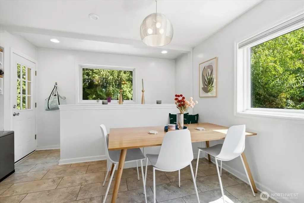 10038 13th Avenue NW Seattle WA 98177