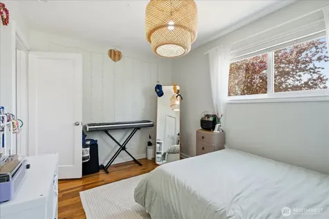 10038 13th Avenue NW Seattle WA 98177