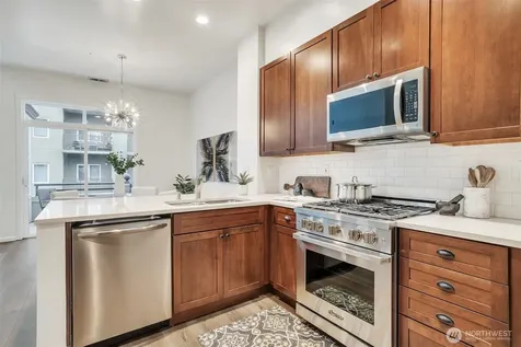 10045 NE 1st Street Bellevue WA 98004