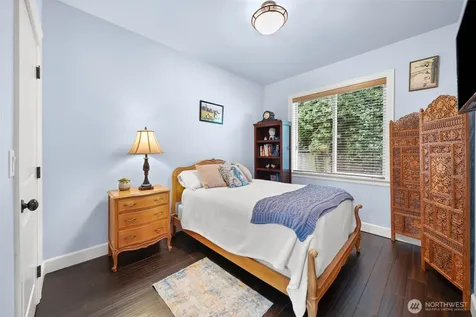 2010 30th Street Ct SE Puyallup WA 98372