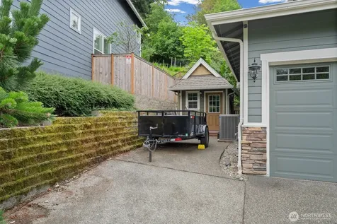 2010 30th Street Ct SE Puyallup WA 98372
