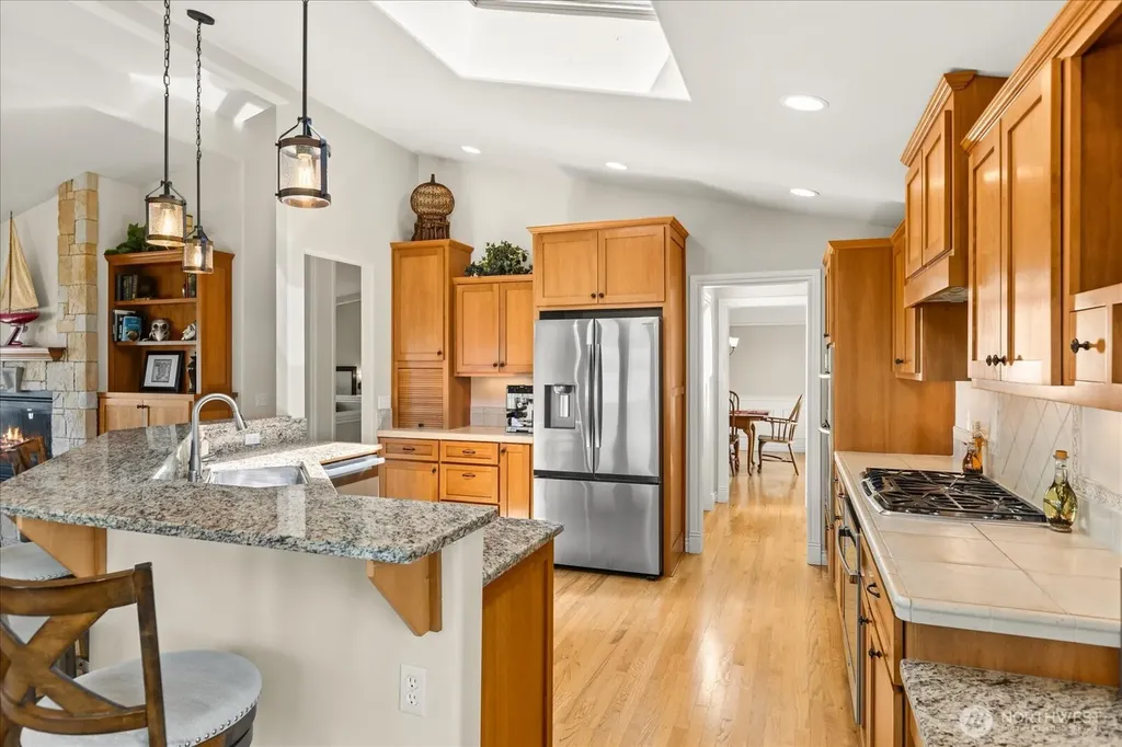 809 Driftwood Place Edmonds WA 98020