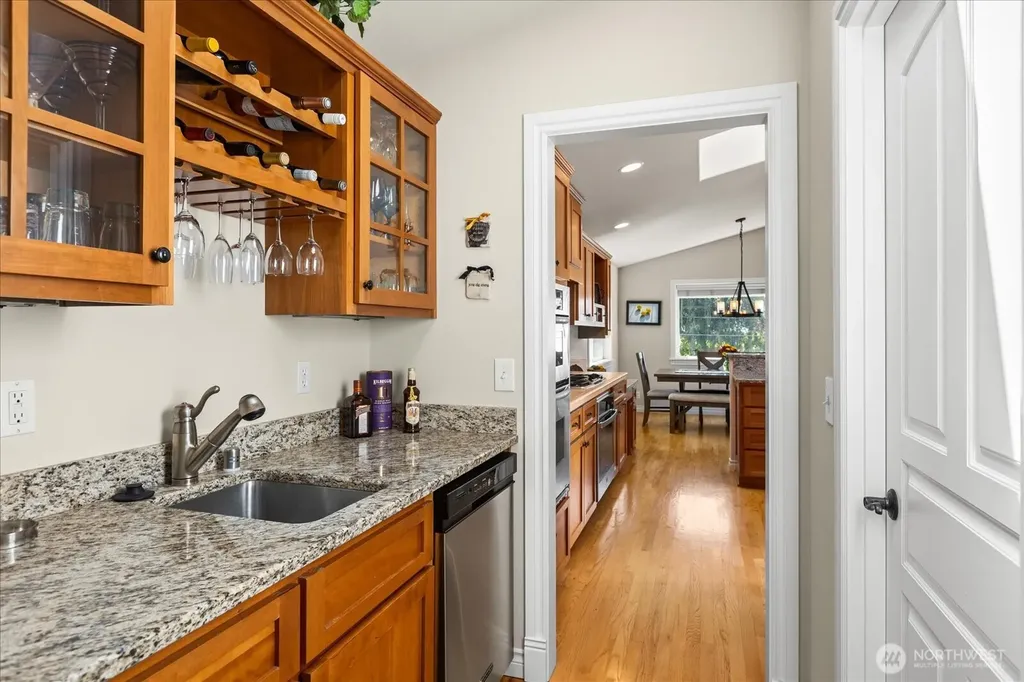 809 Driftwood Place Edmonds WA 98020