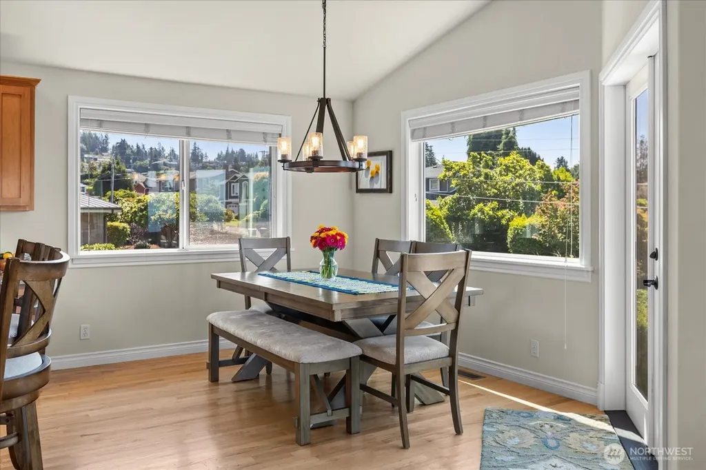 809 Driftwood Place Edmonds WA 98020