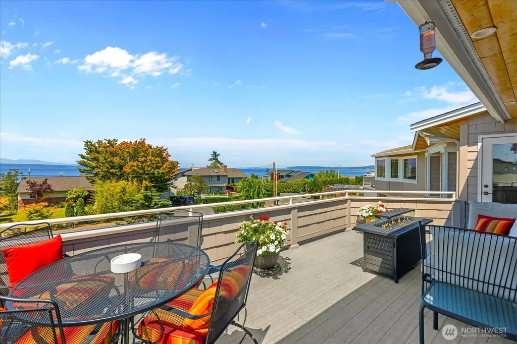 809 Driftwood Place Edmonds WA 98020