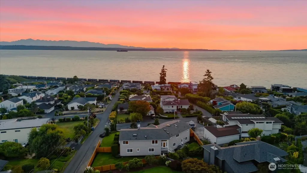 809 Driftwood Place Edmonds WA 98020