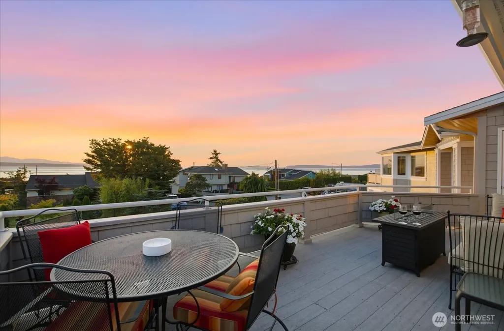 809 Driftwood Place Edmonds WA 98020