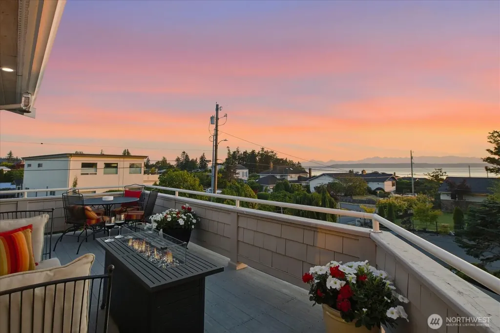 809 Driftwood Place Edmonds WA 98020