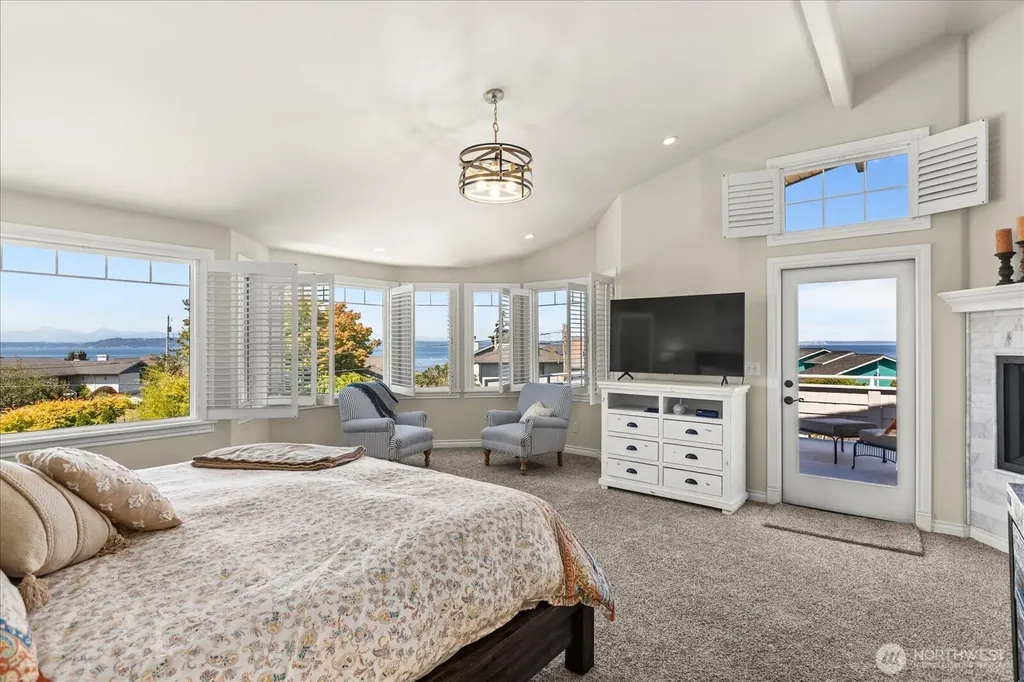 809 Driftwood Place Edmonds WA 98020
