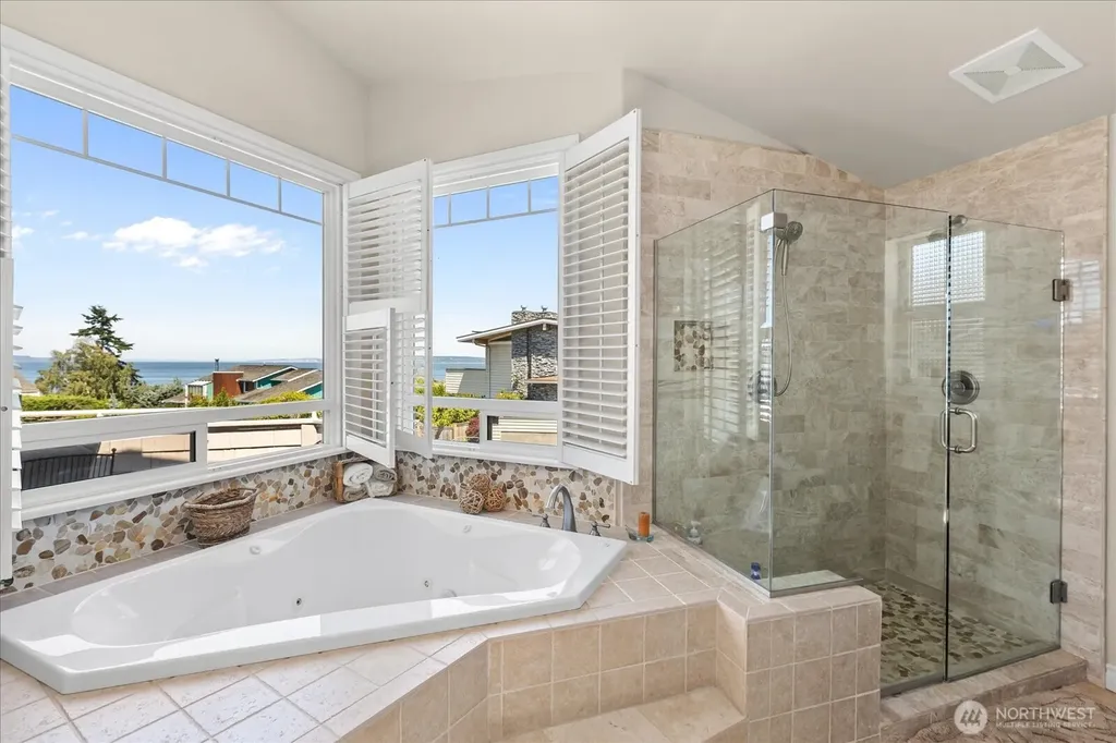 809 Driftwood Place Edmonds WA 98020