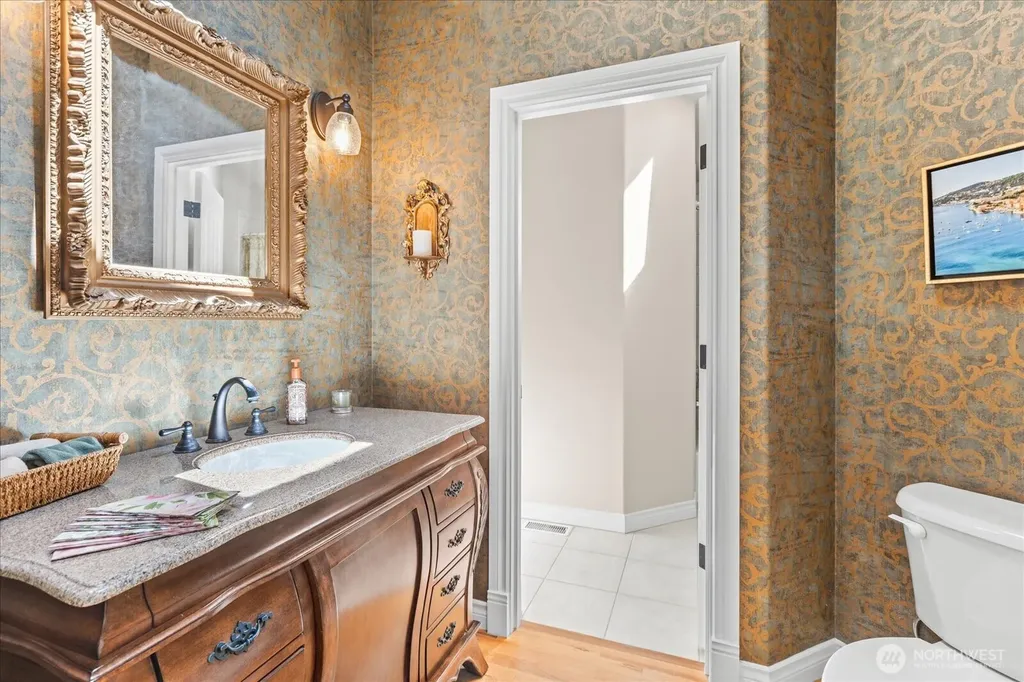 809 Driftwood Place Edmonds WA 98020
