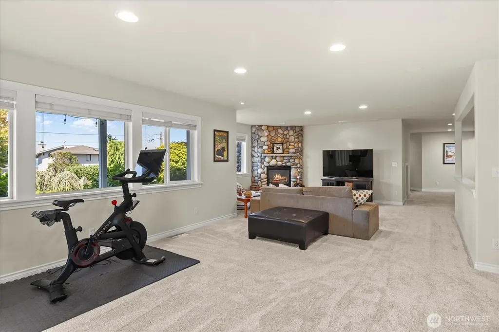 809 Driftwood Place Edmonds WA 98020