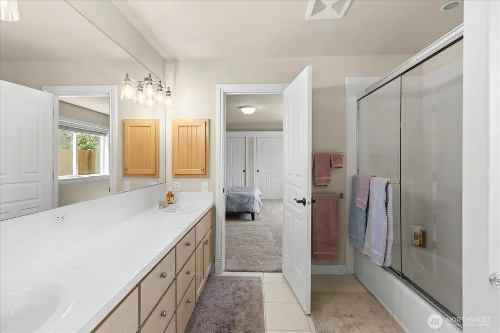 809 Driftwood Place Edmonds WA 98020
