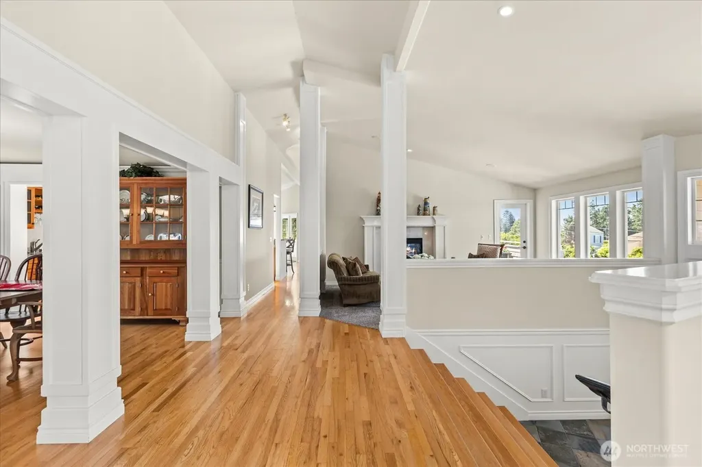 809 Driftwood Place Edmonds WA 98020