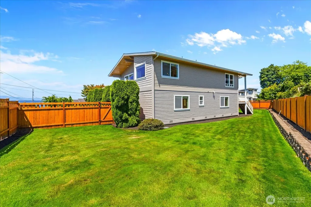 809 Driftwood Place Edmonds WA 98020