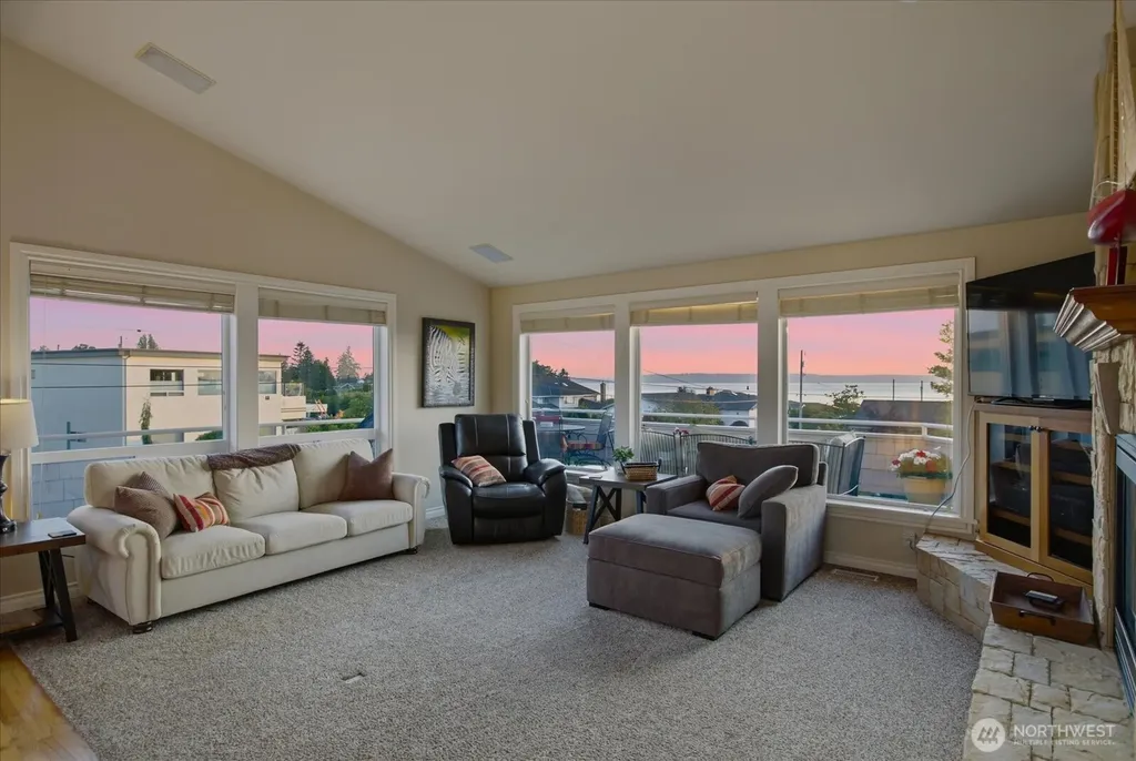 809 Driftwood Place Edmonds WA 98020