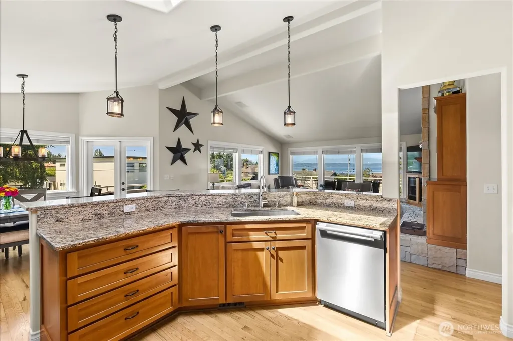 809 Driftwood Place Edmonds WA 98020