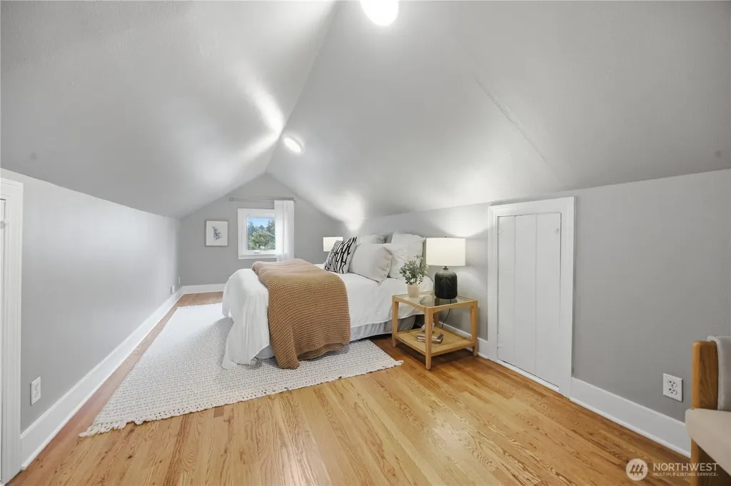 7623 46th Avenue S Seattle WA 98118