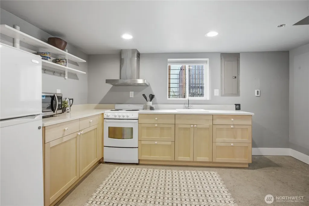 7623 46th Avenue S Seattle WA 98118