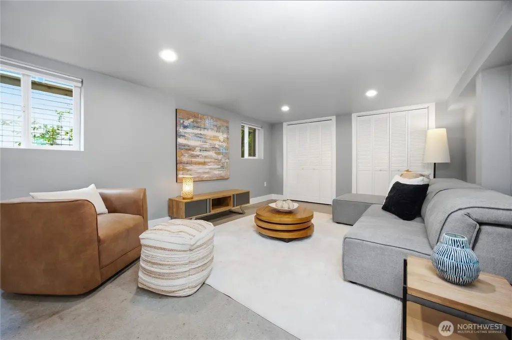 7623 46th Avenue S Seattle WA 98118