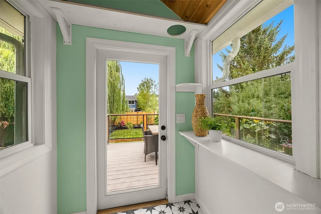 7623 46th Avenue S Seattle WA 98118