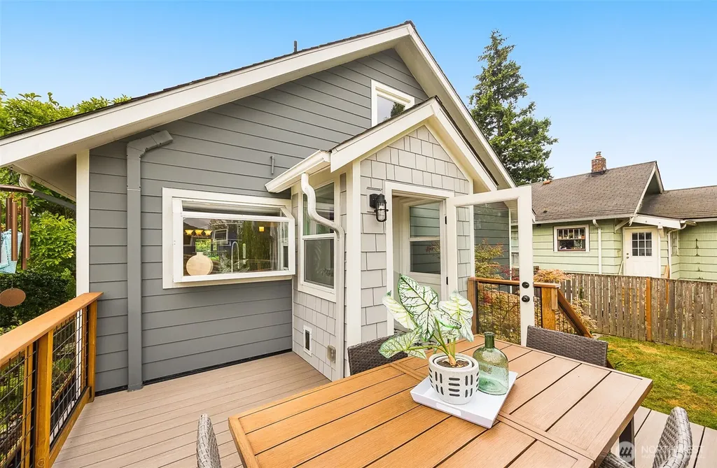 7623 46th Avenue S Seattle WA 98118
