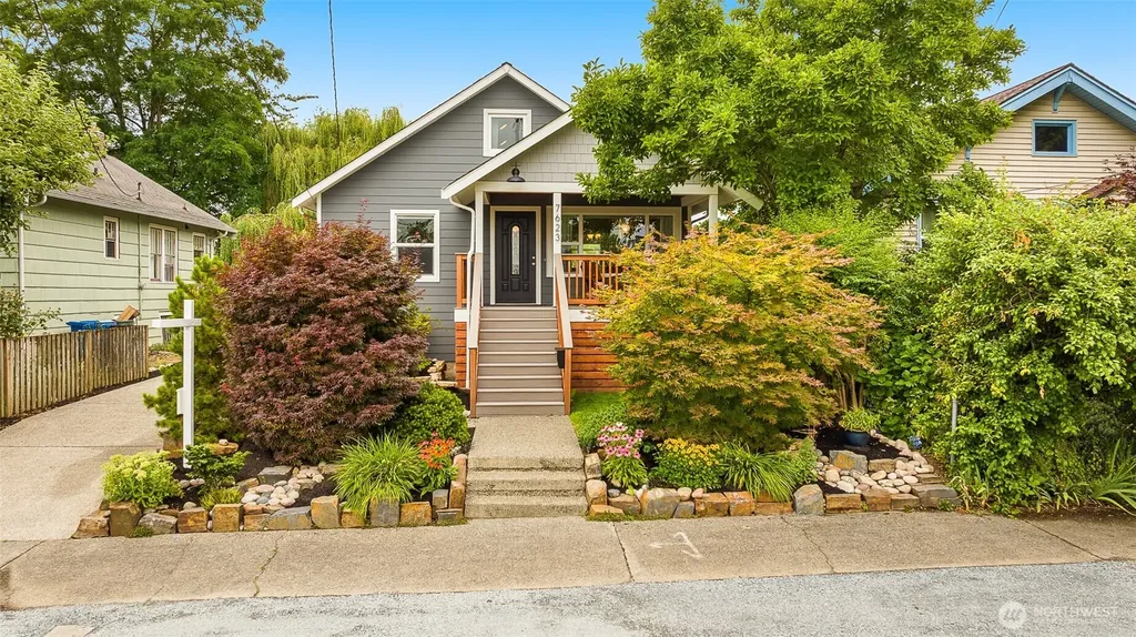 7623 46th Avenue S Seattle WA 98118