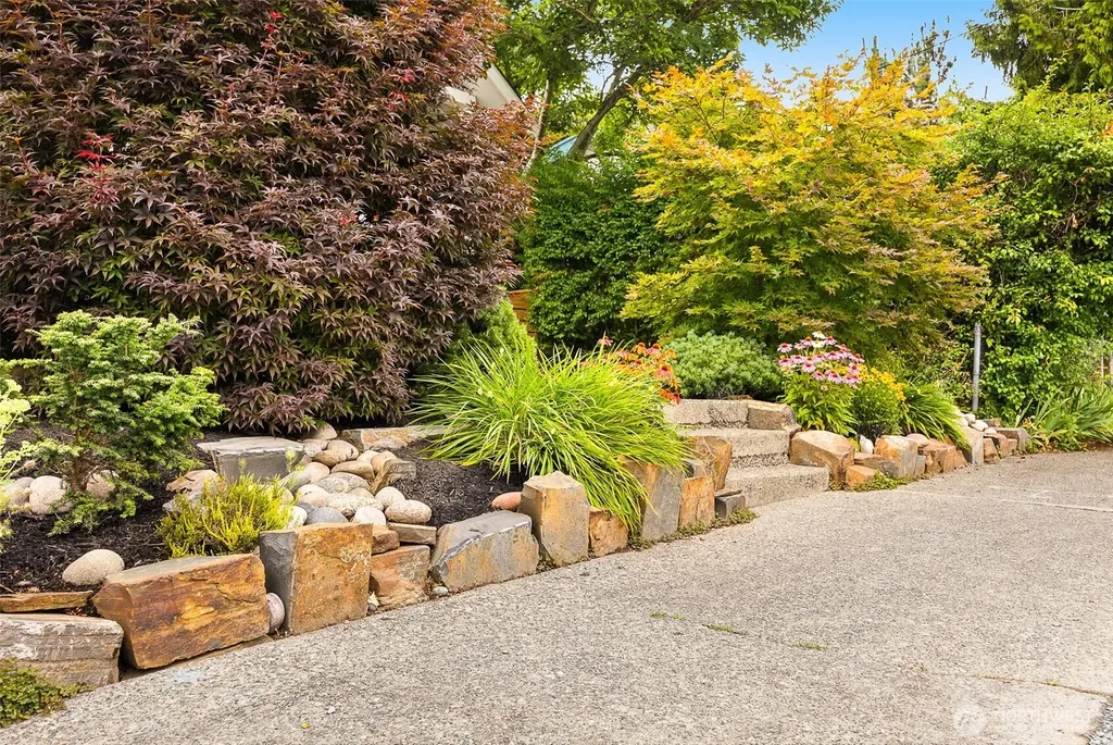 7623 46th Avenue S Seattle WA 98118