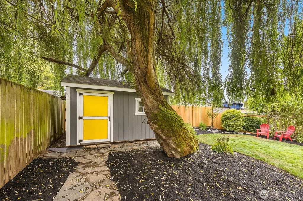 7623 46th Avenue S Seattle WA 98118