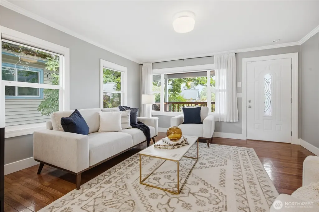 7623 46th Avenue S Seattle WA 98118