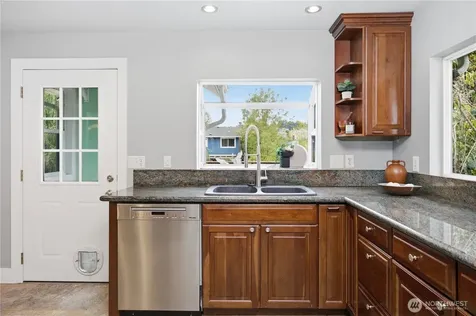 7623 46th Avenue S Seattle WA 98118