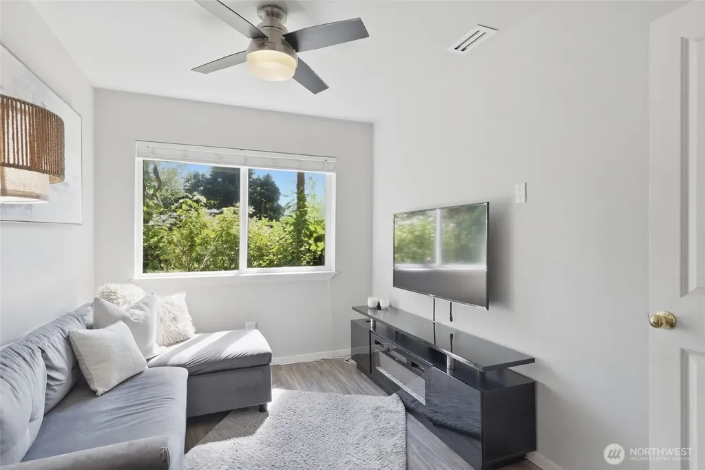 12036 89th Place NE Kirkland WA 98034